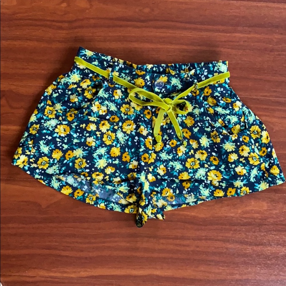 Zara floral shorts with velvet ribbon
